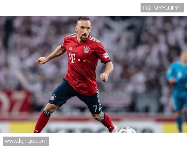 足球球星凶狠目光定格瞬间展现不容忽视的霸气与决心