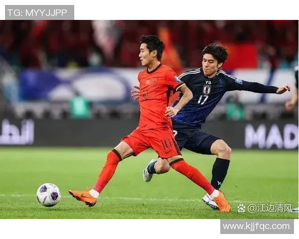 日本足球队客串球星揭秘，他们如何在绿茵场外展现不同魅力